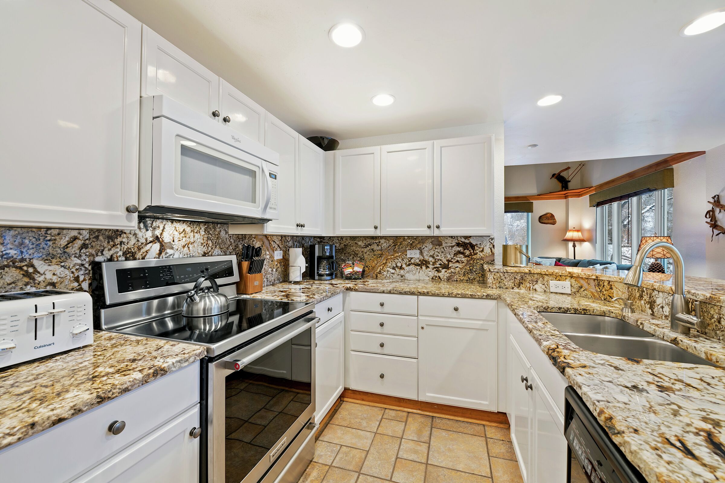 #L331 - Kitchen