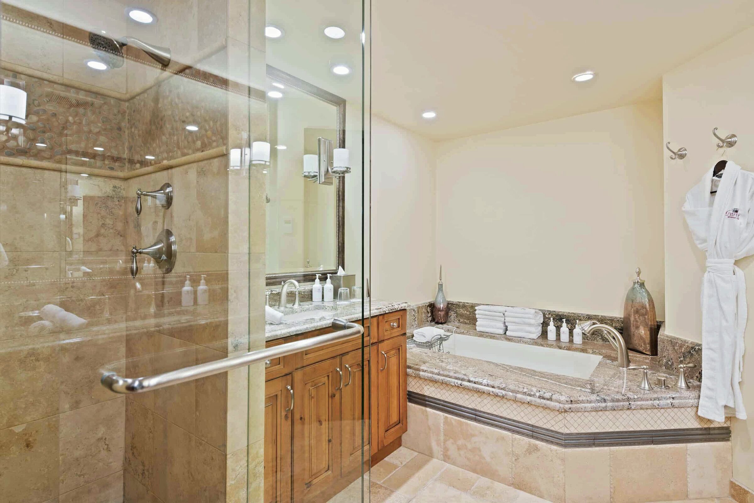 #E340 - Master Ensuite Bathroom