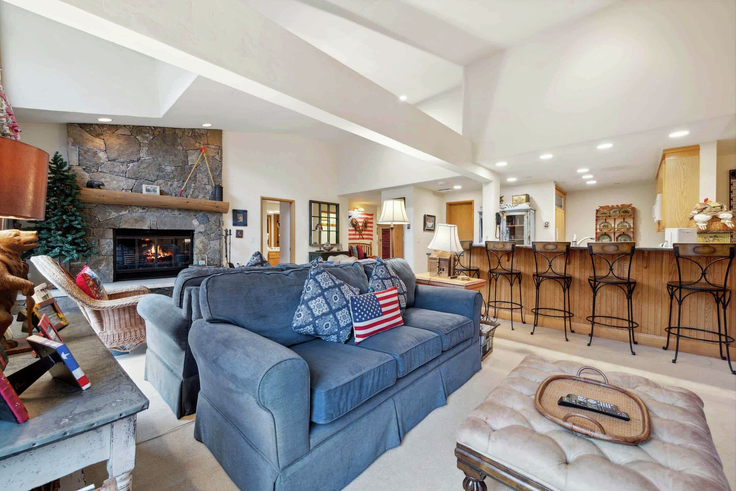 #E4305 - Living Area