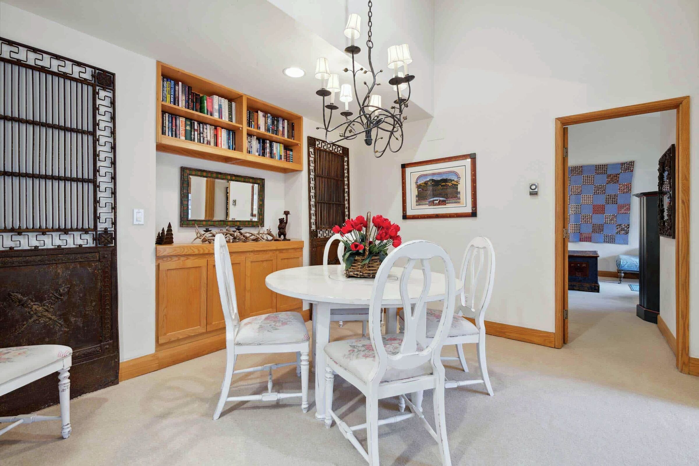 #E4305 - Dining Room