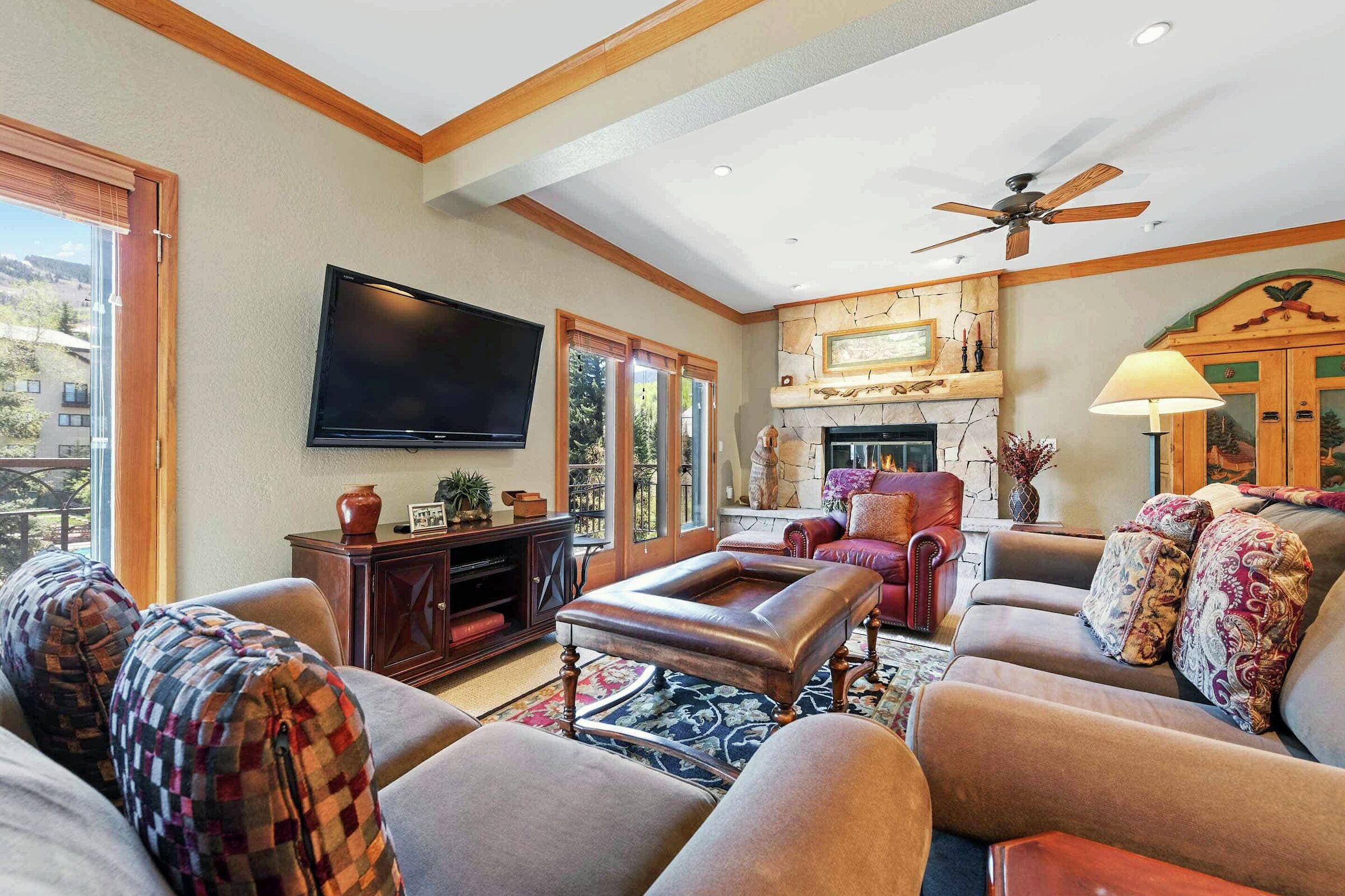 #E3305 - Living Area