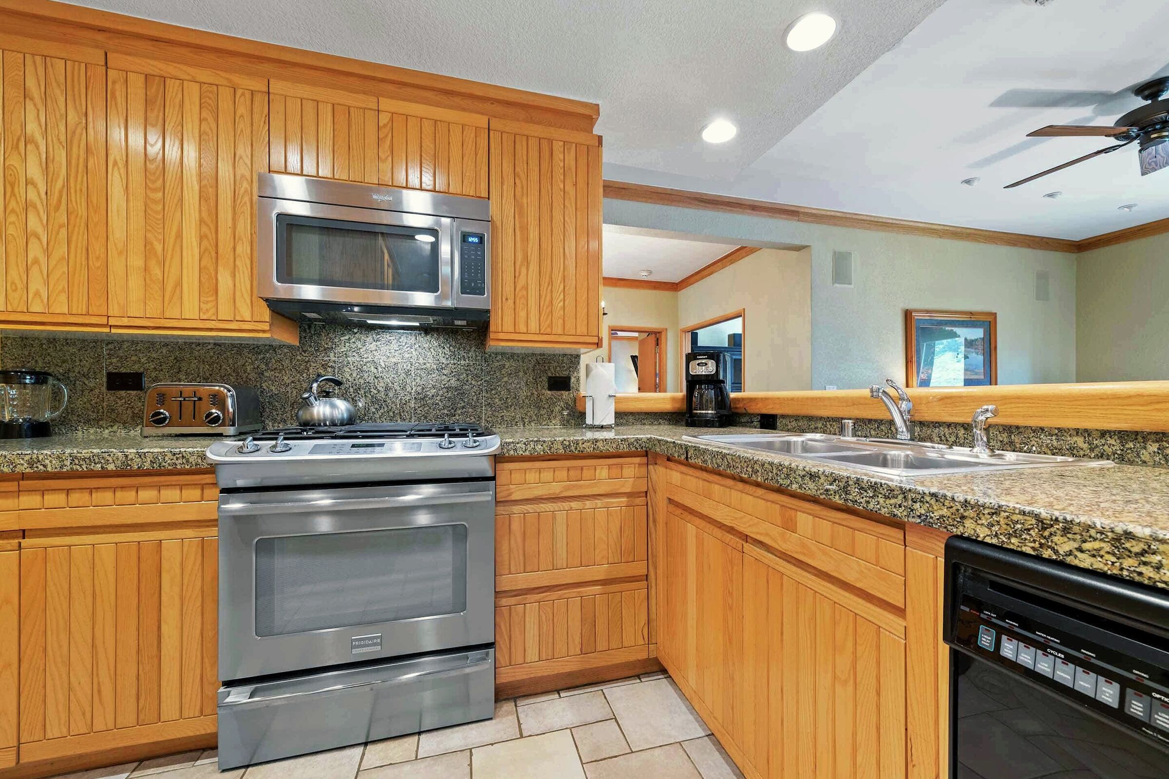 #E3305 - Kitchen