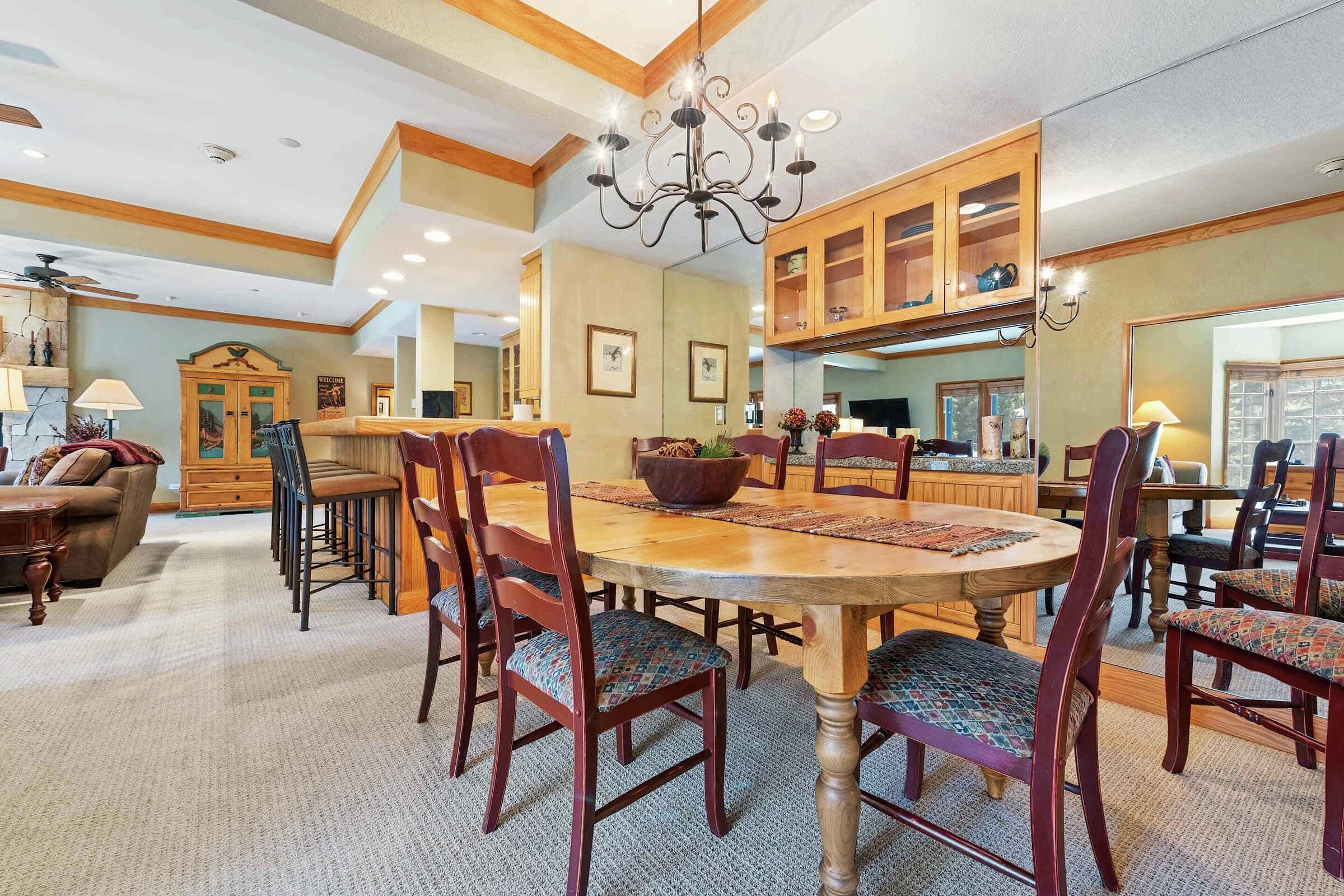 #E3305 - Dining Room