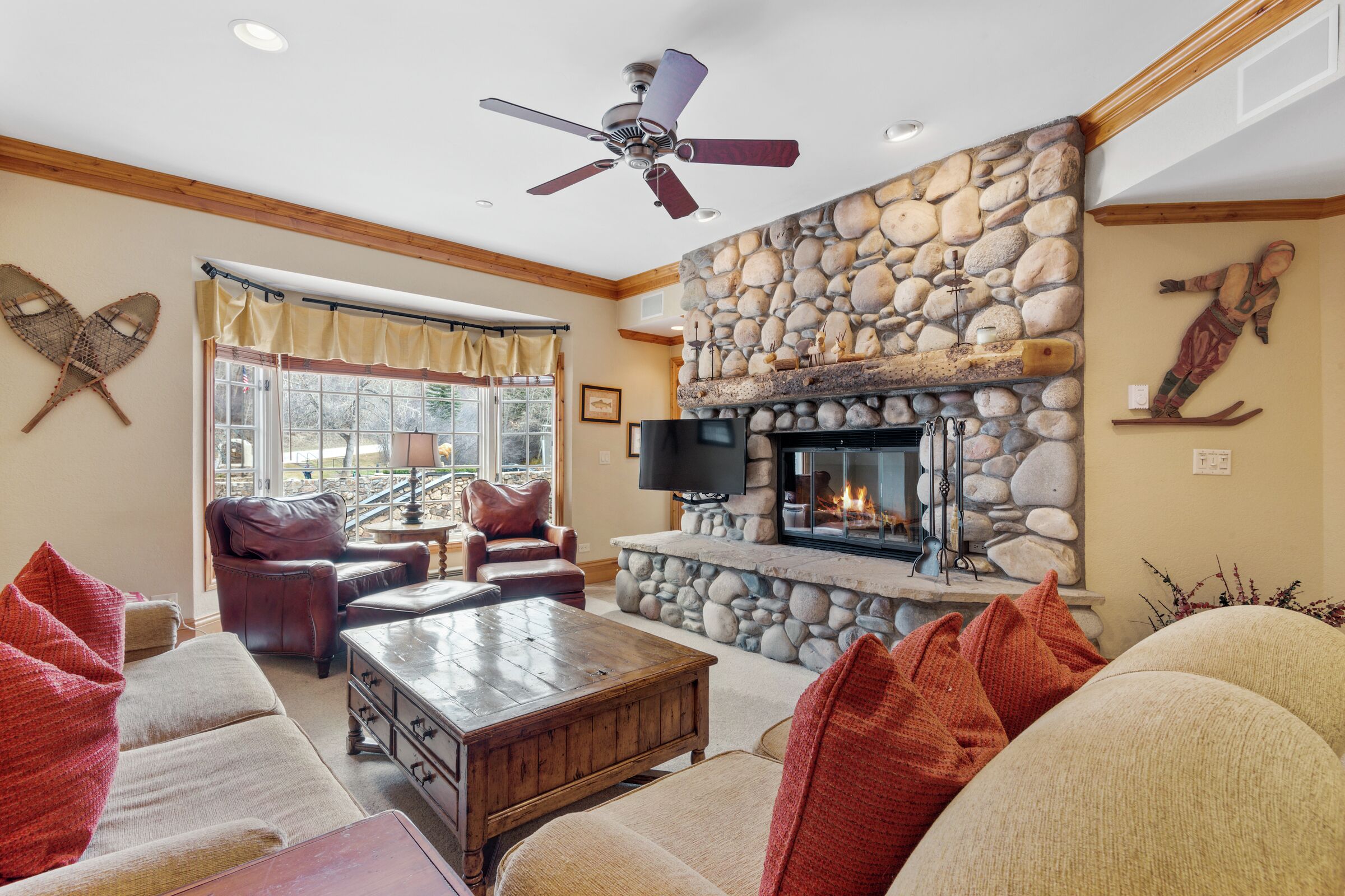 #F350 - Living Area