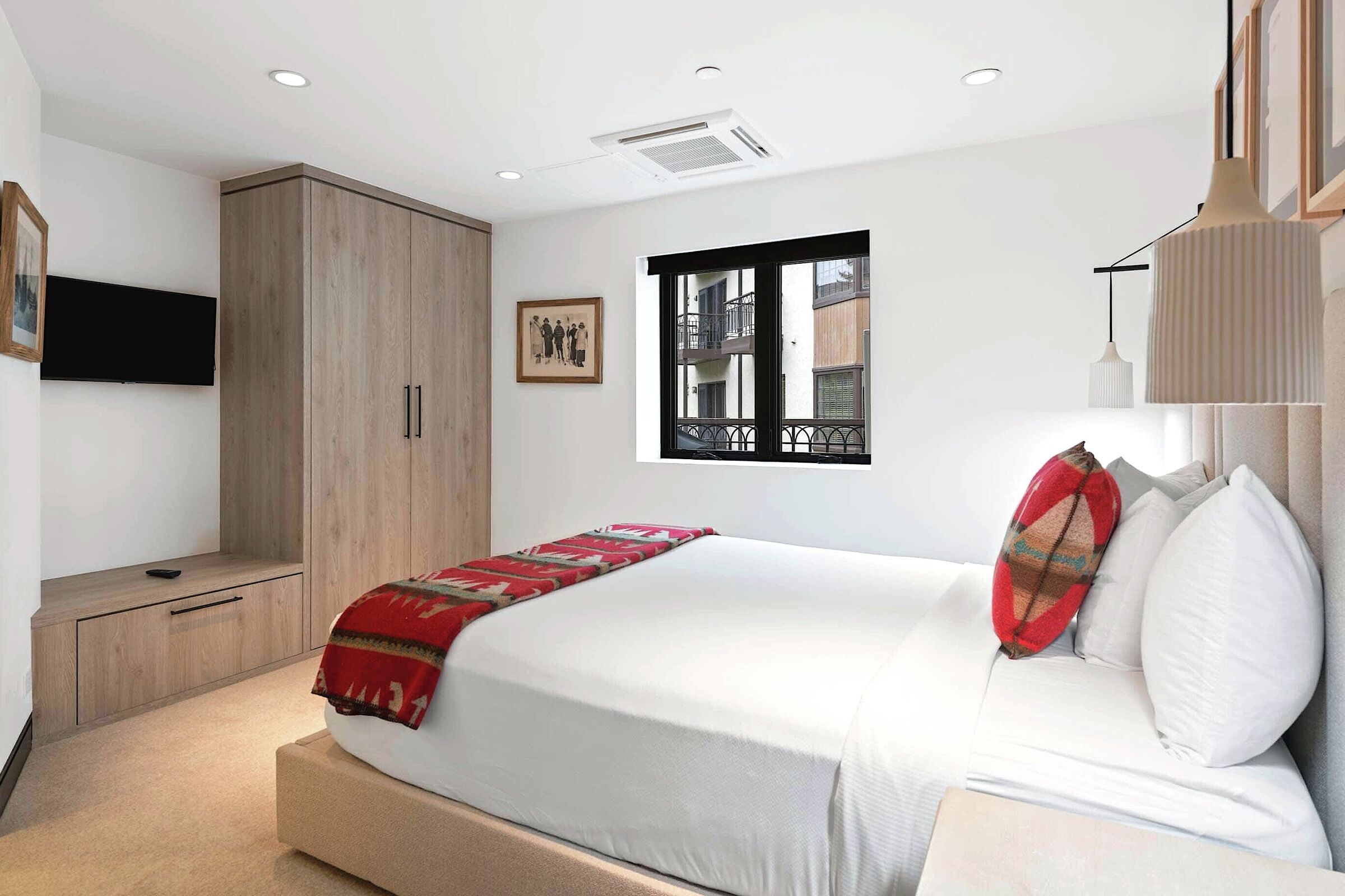 #L022 - Bedroom