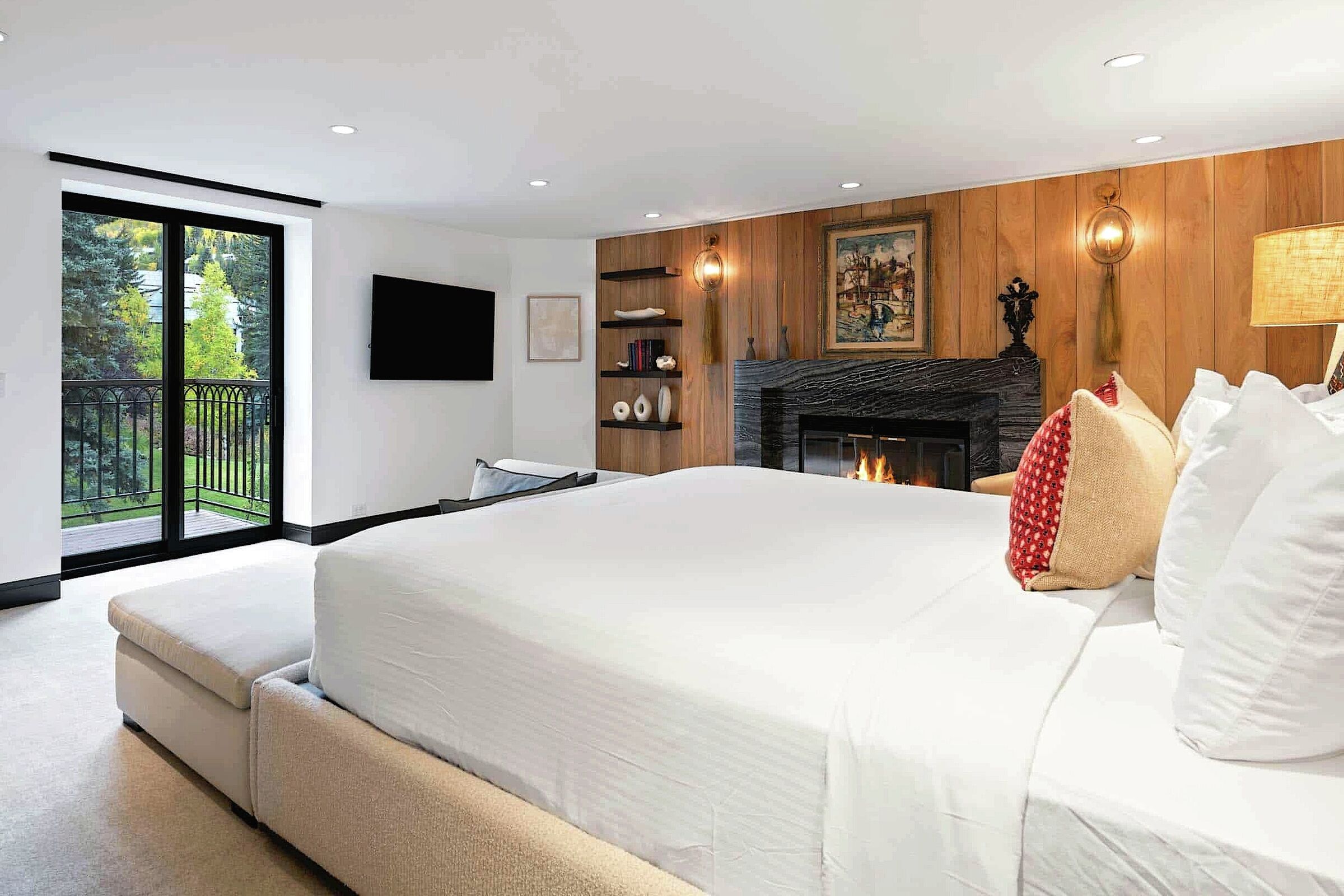 #L022 - Master Bedroom