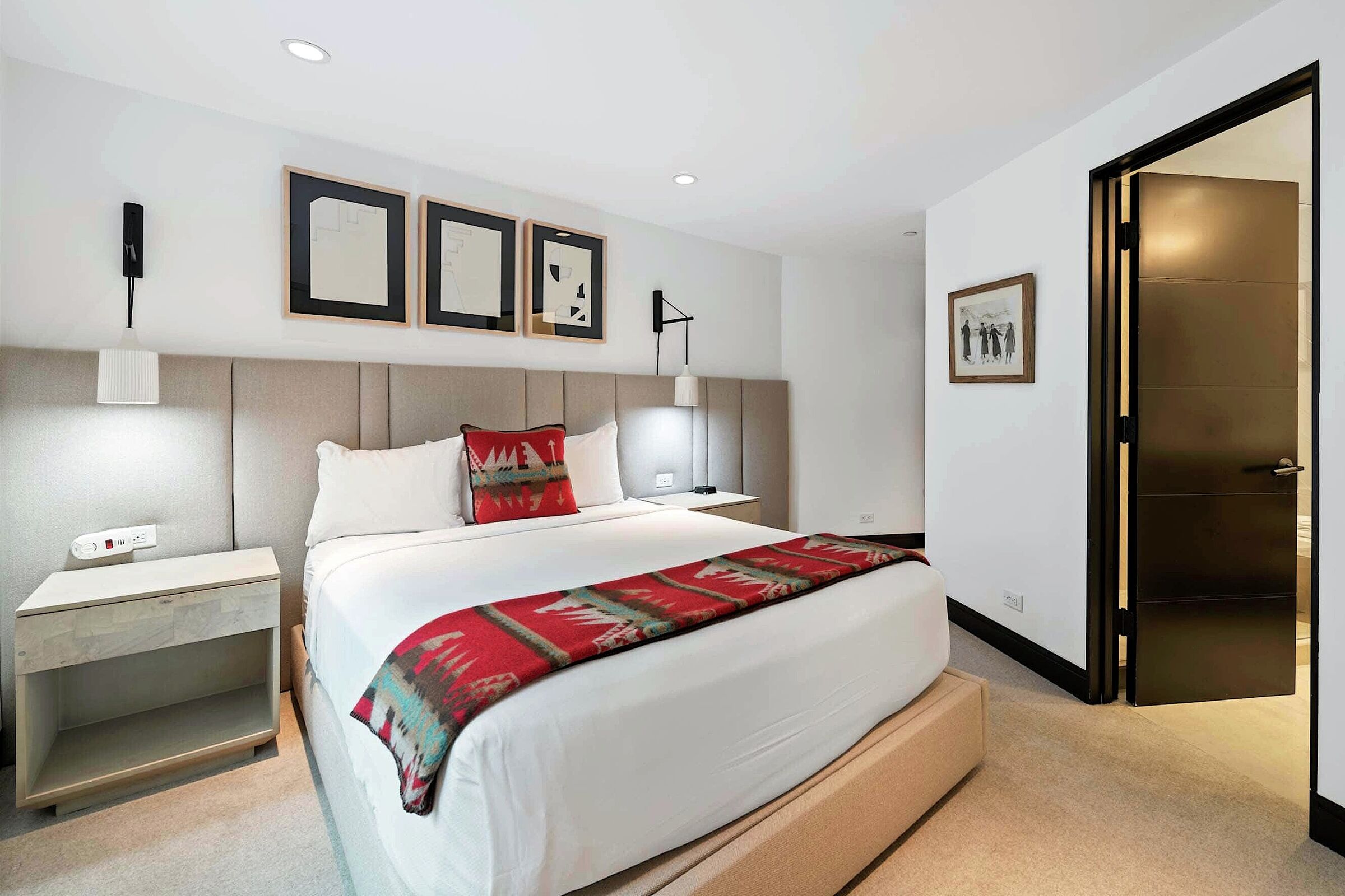 #L022 - Bedroom