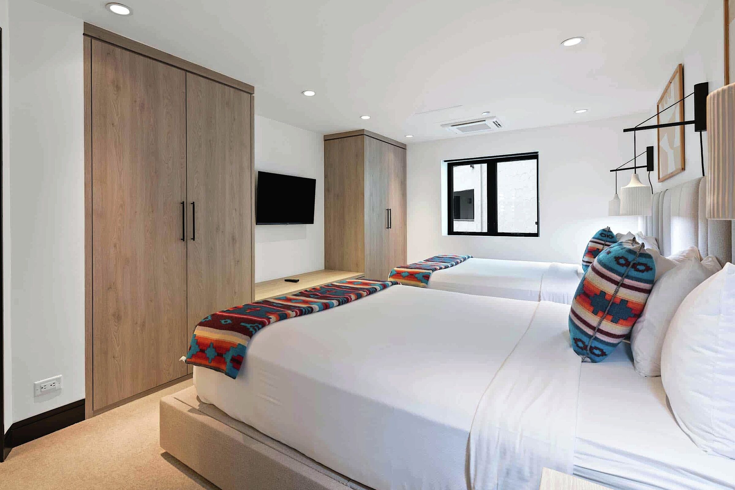 #L022 - Bedroom