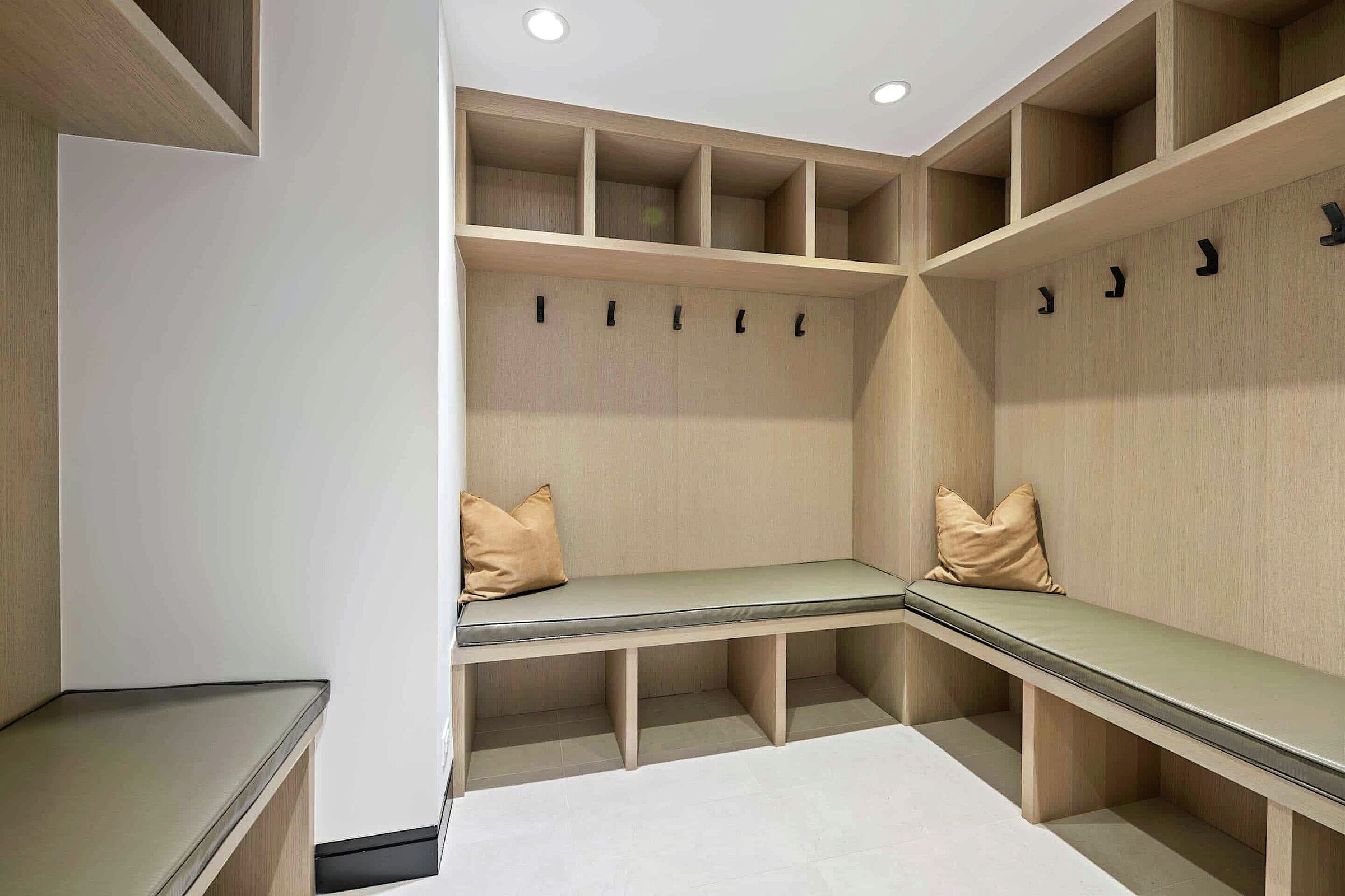 #L022 - Mud Room