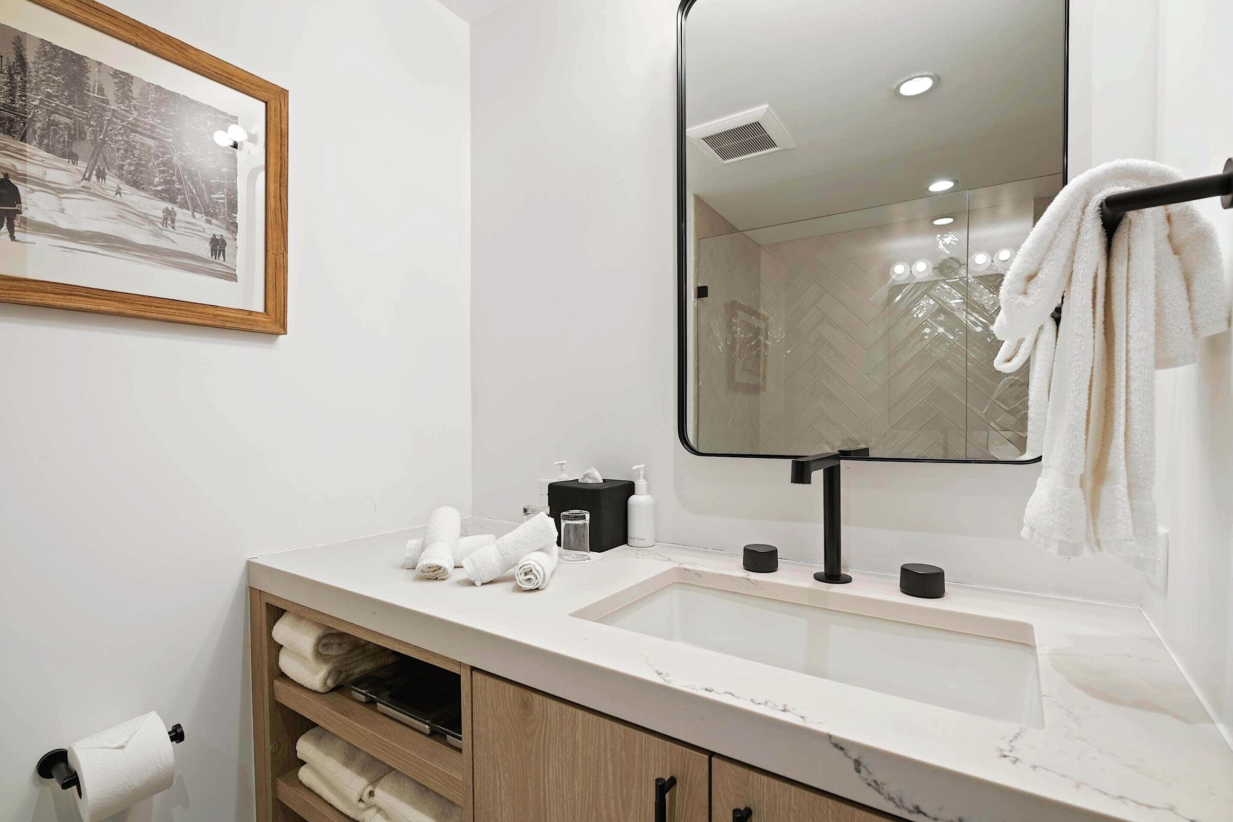 #L022 - Ensuite Bathroom