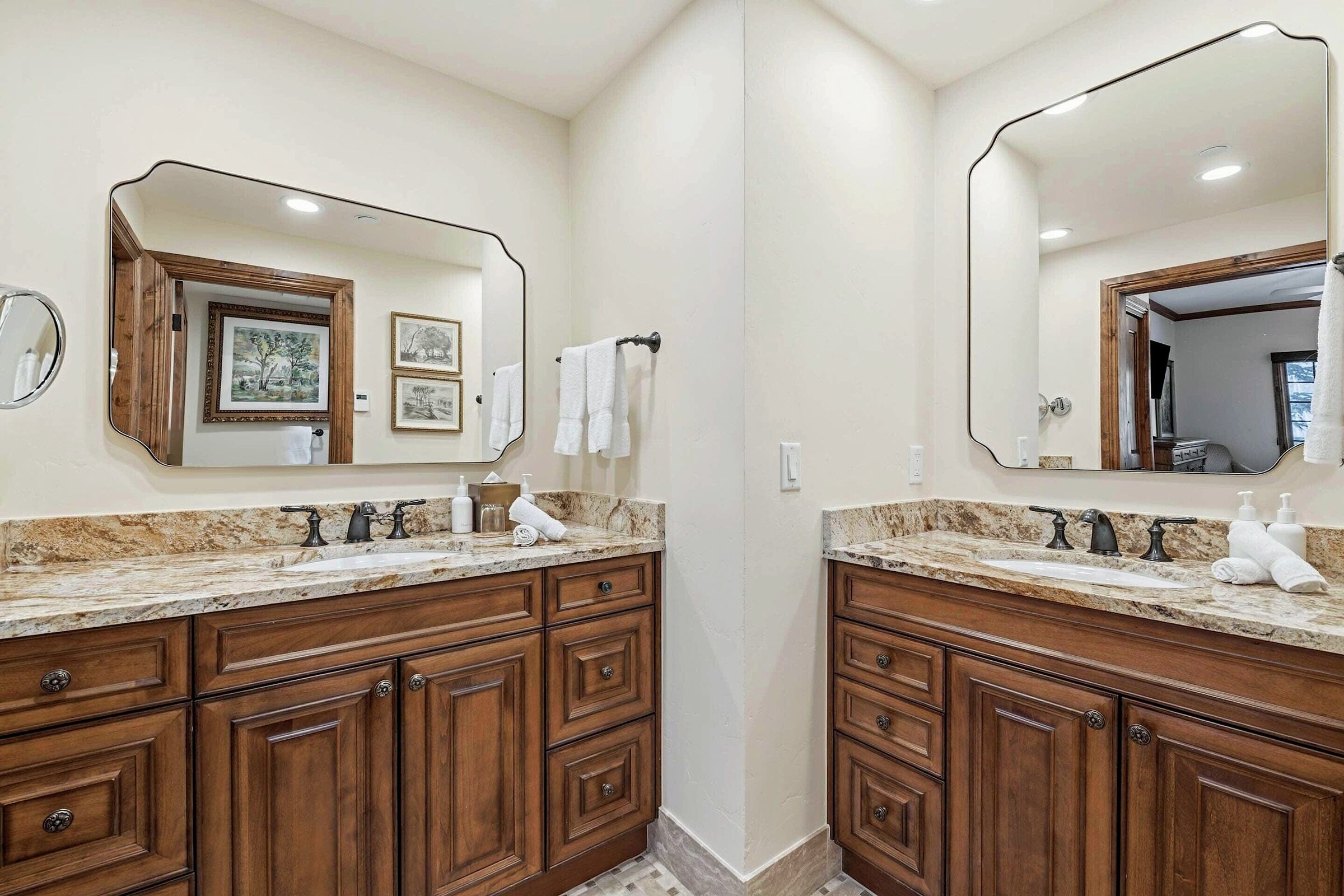 #G230 - Master Ensuite Bathroom