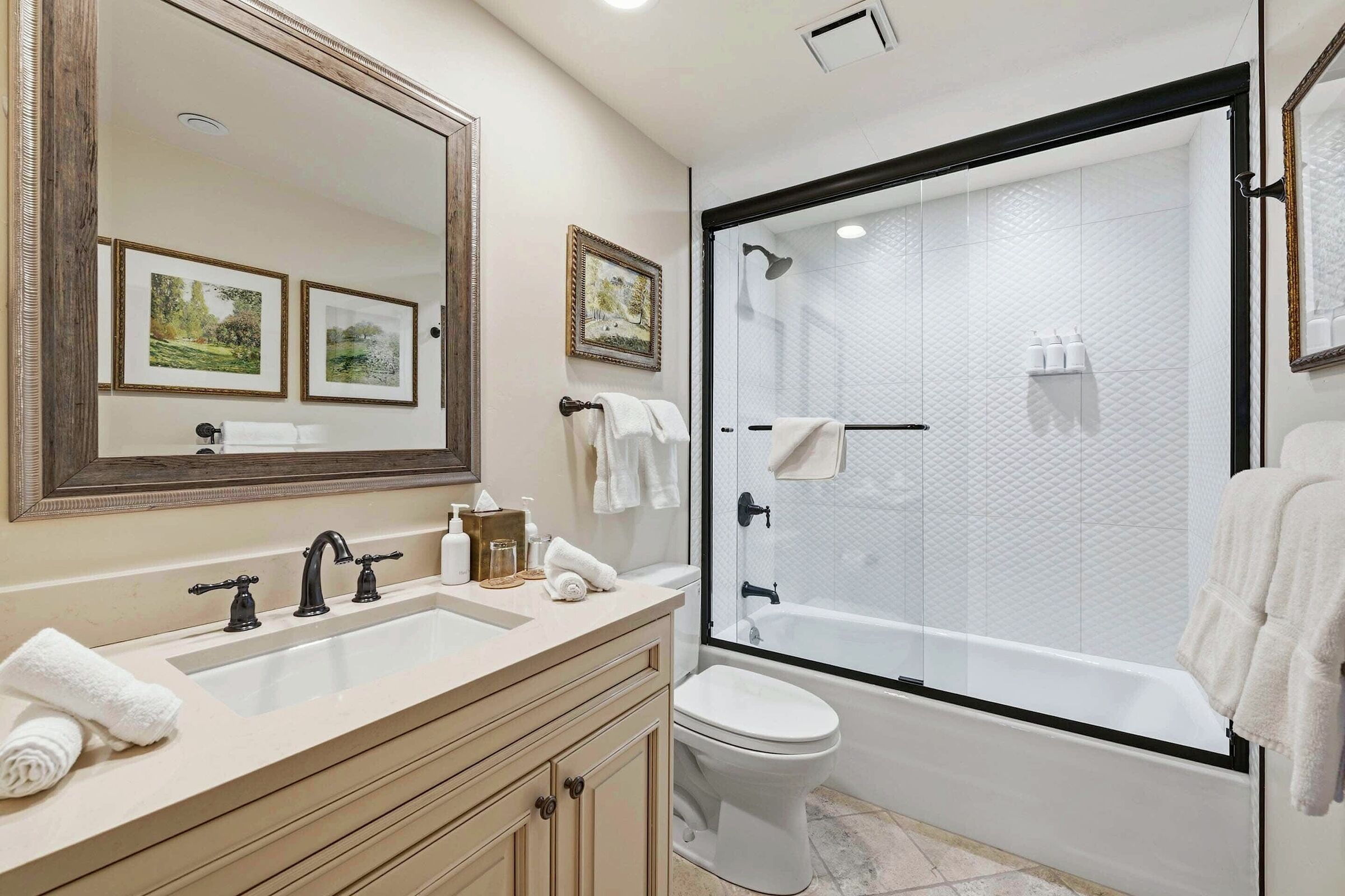 #G230 - Ensuite Bathroom