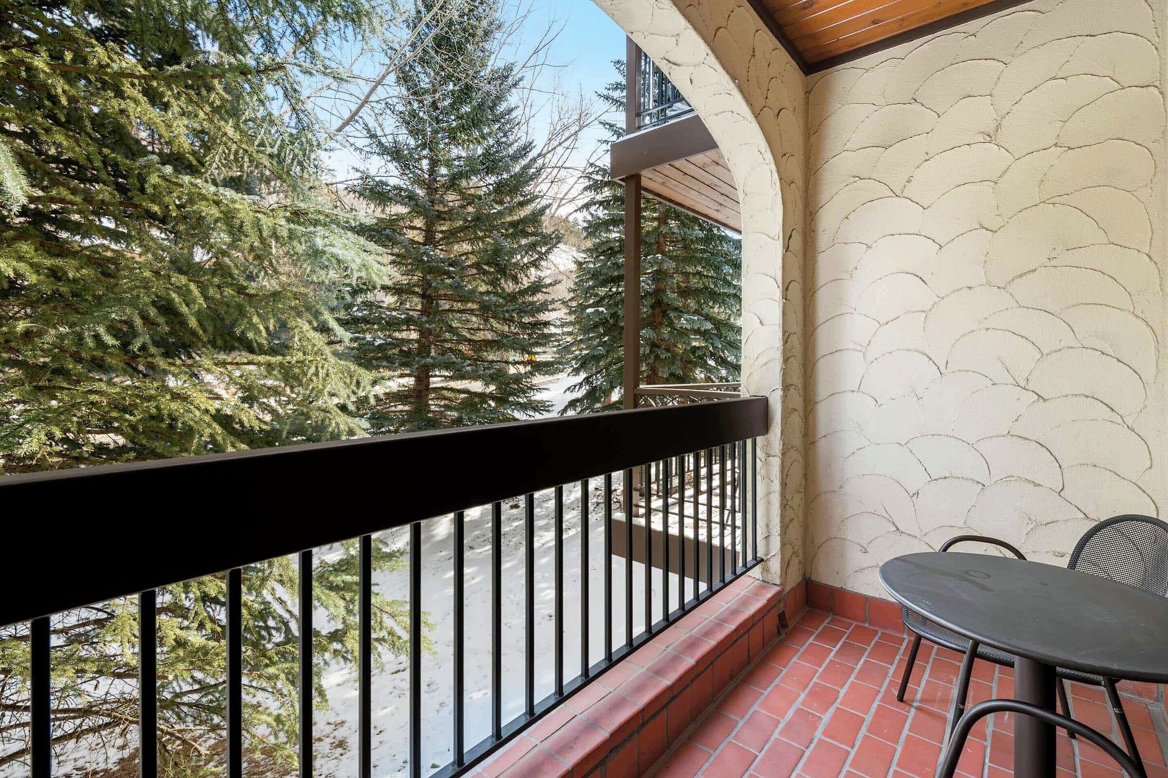 #G230 - Balcony