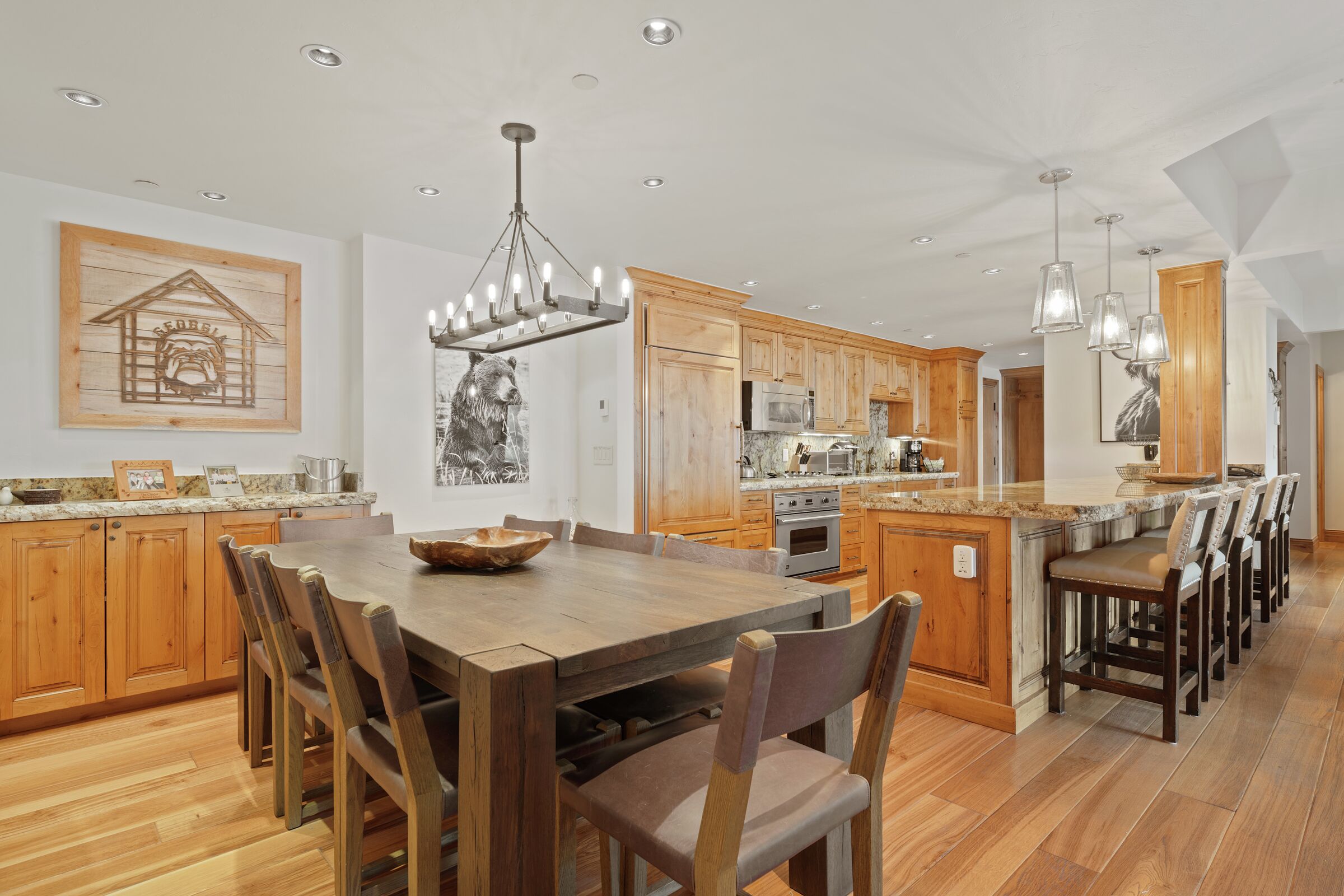 #F340 - Dining Area