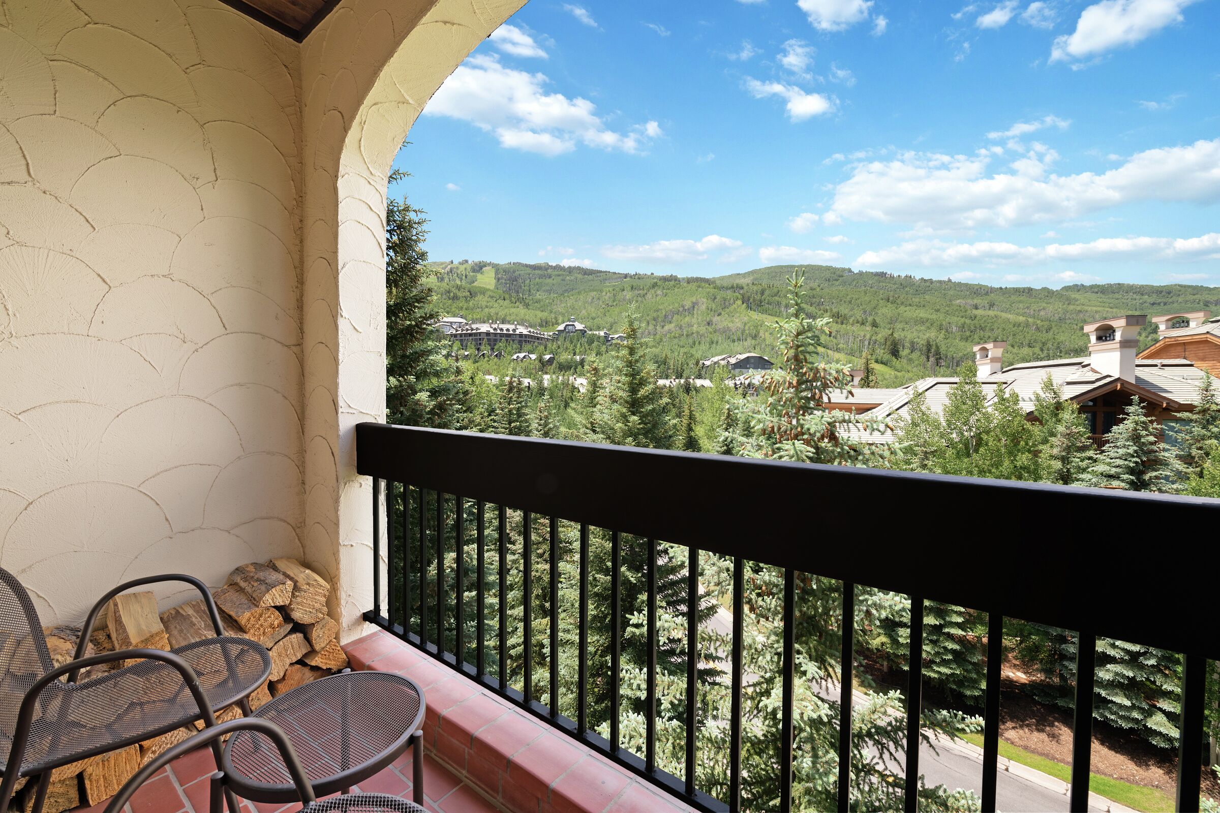 #F340 - Balcony