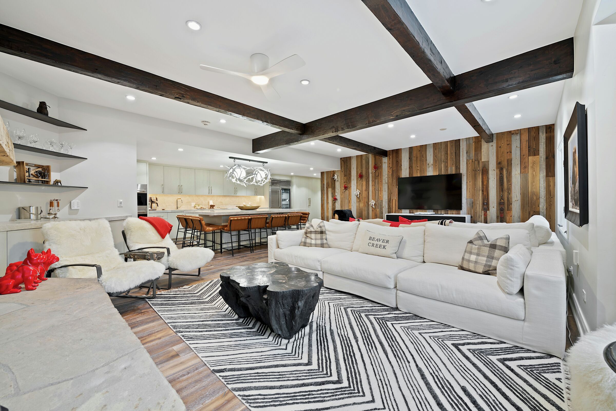 #E2405 - Living Area