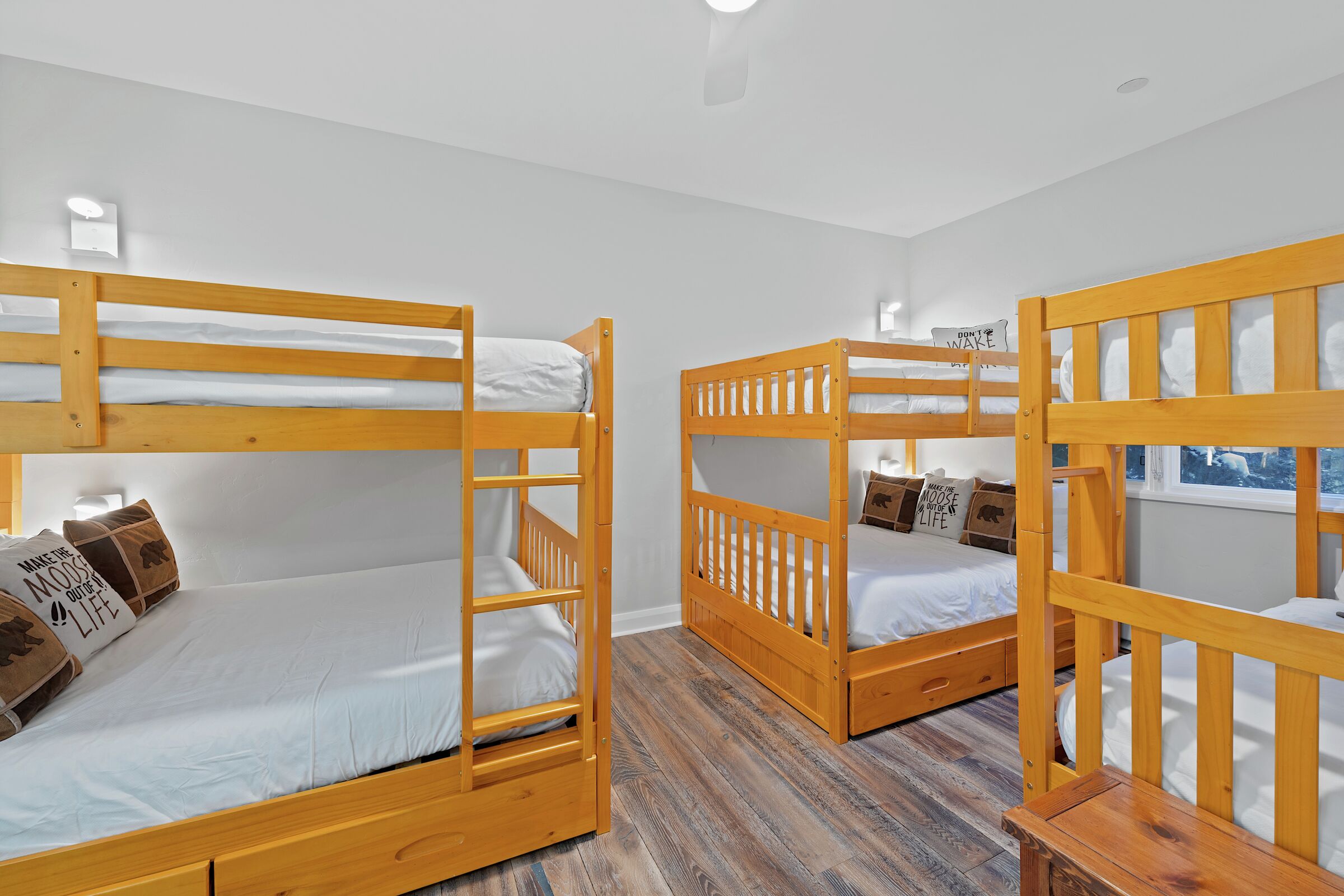 #E2405 - Bedroom