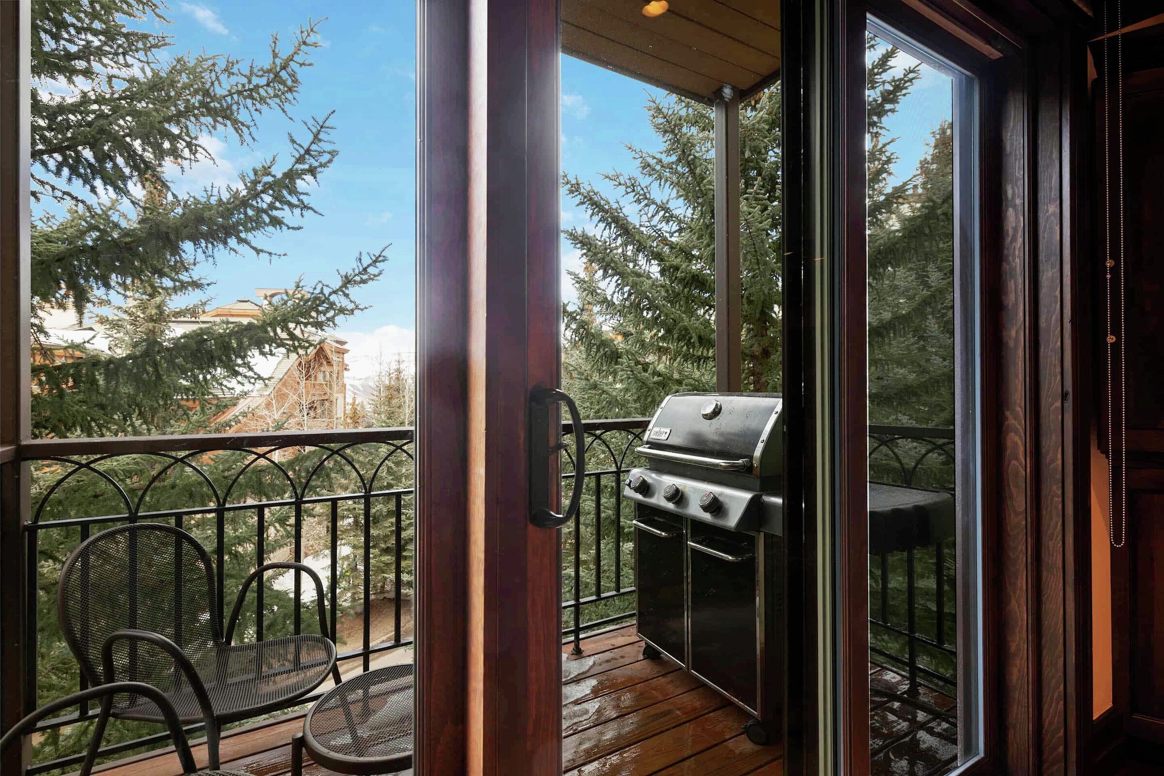 #E3405 - Balcony with BBQ