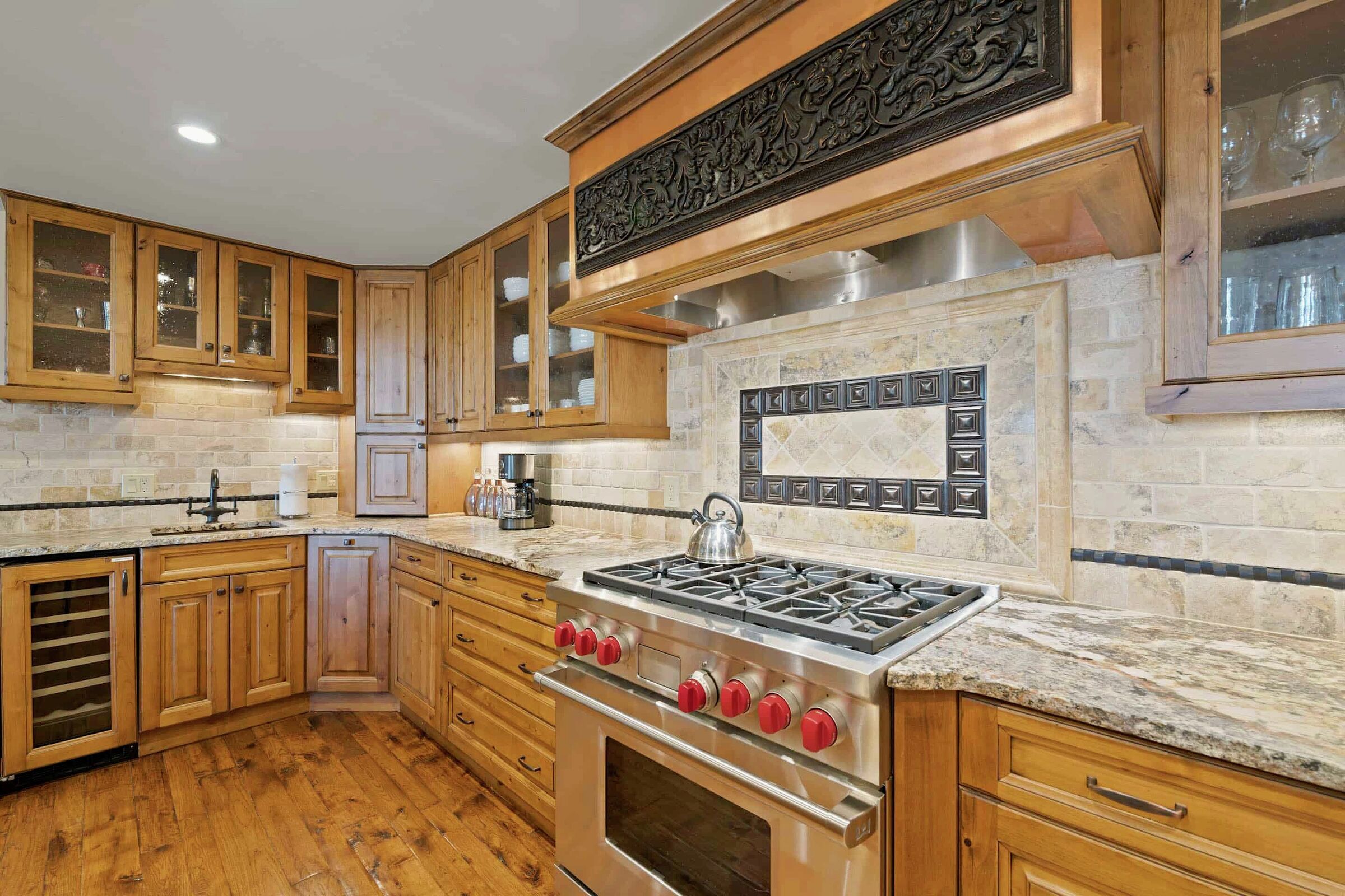 #E3405 - Kitchen