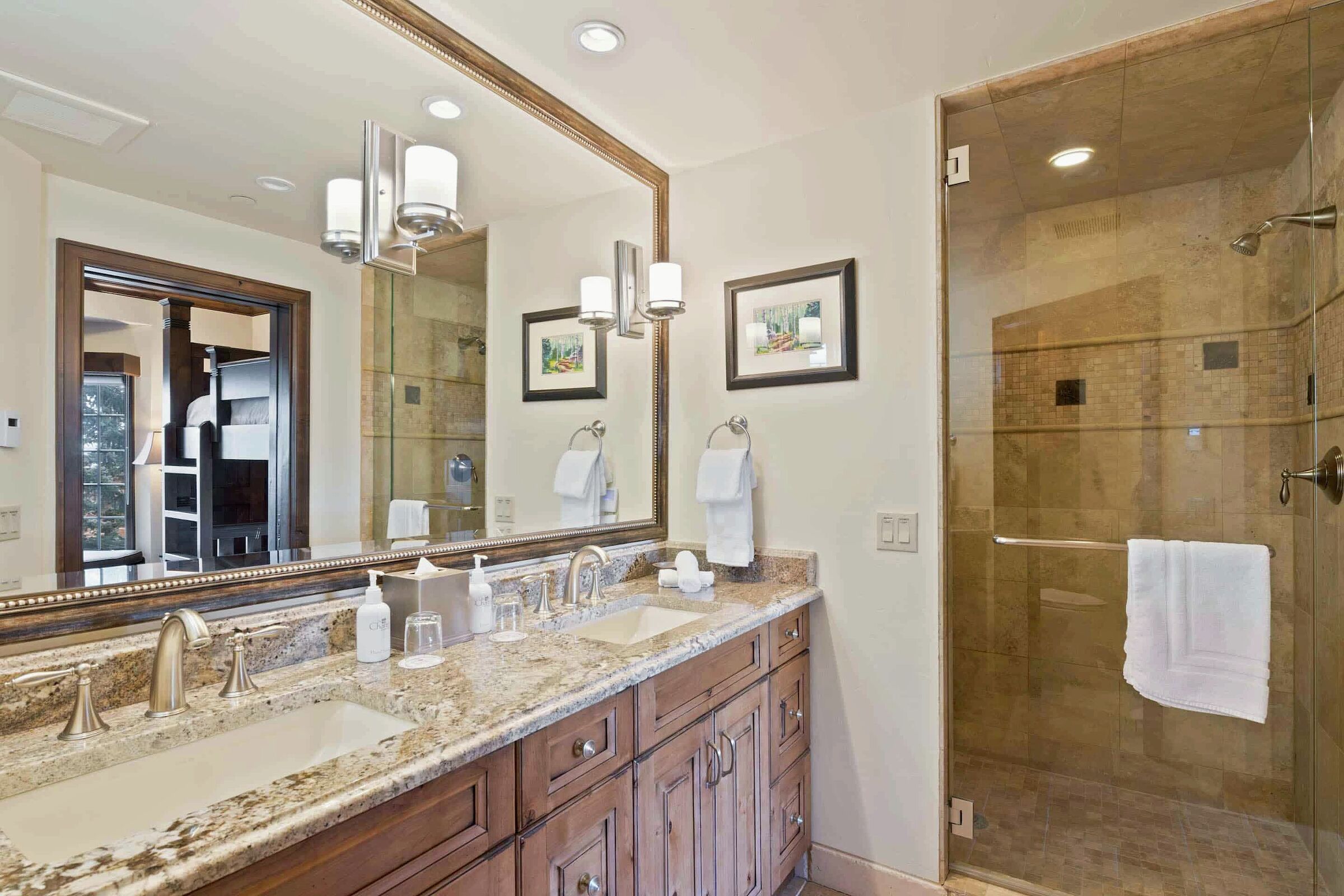 #E3405 - Ensuite Bathroom
