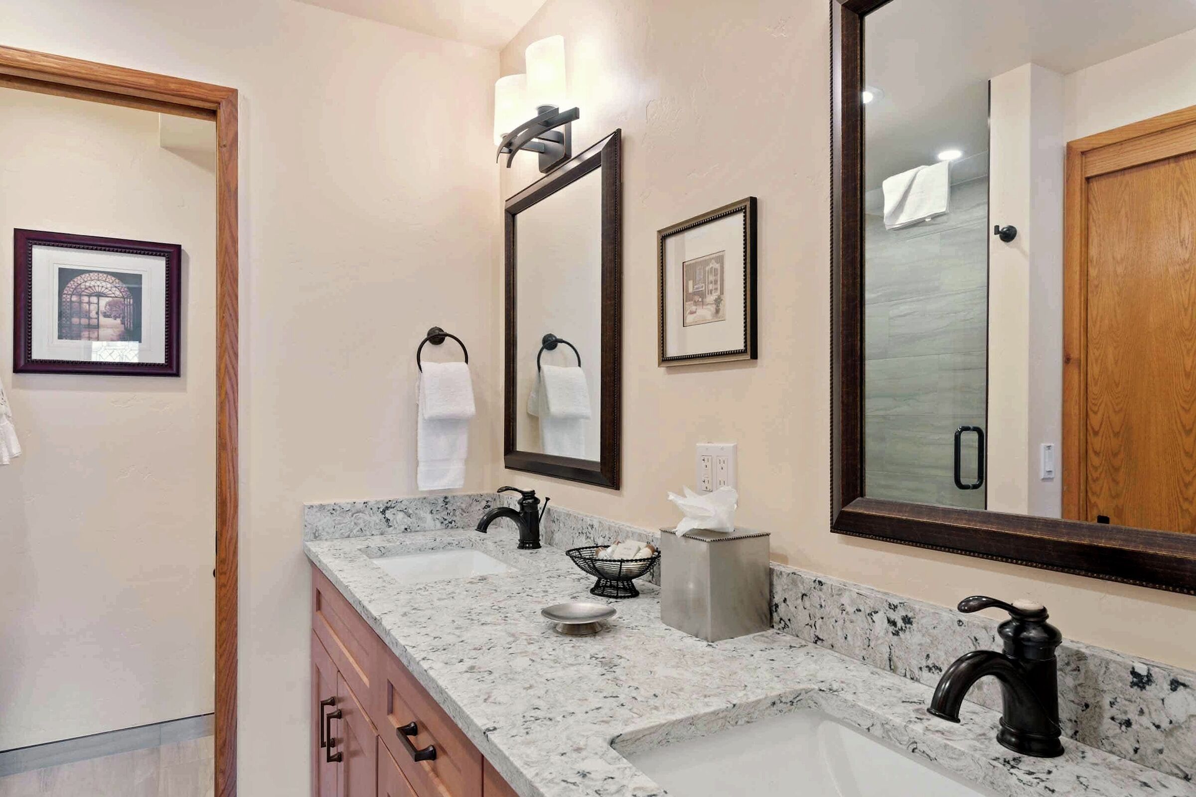 #F3205 - Ensuite Bathroom