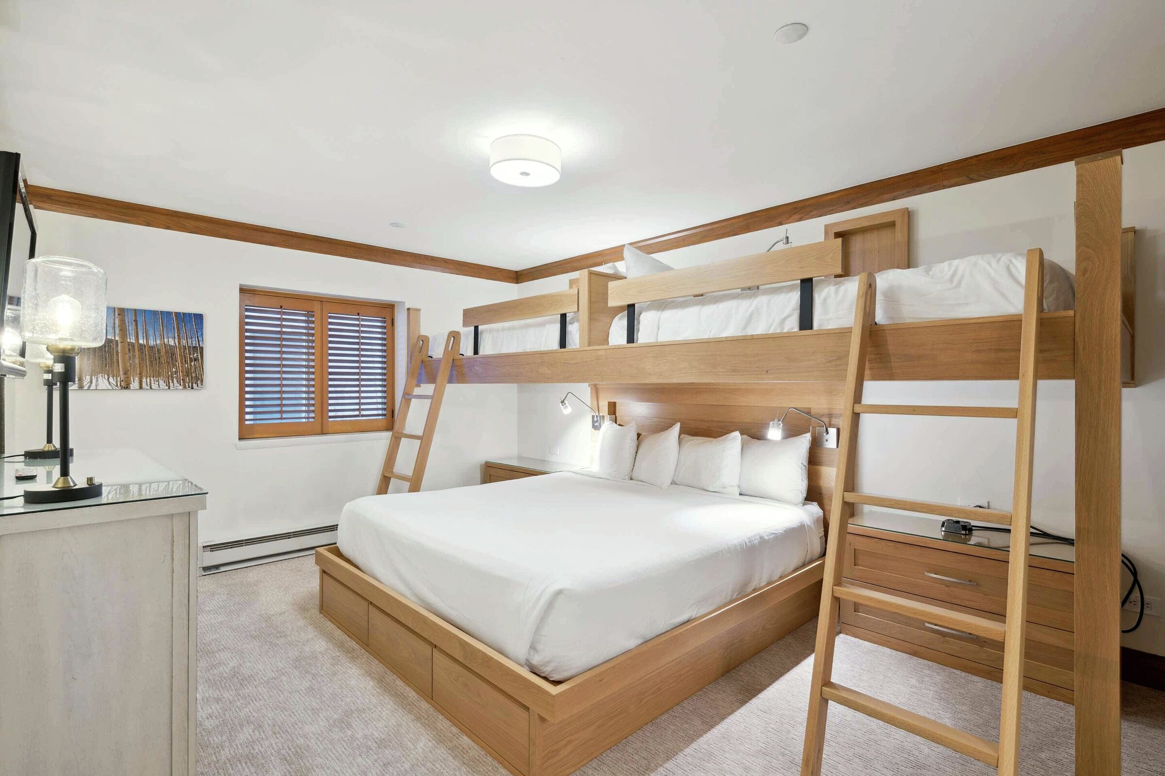 #L032 - Bedroom