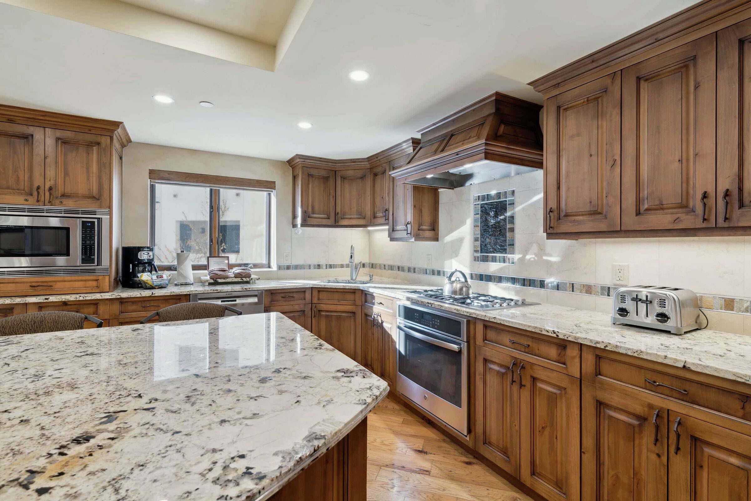 #L032 - Kitchen