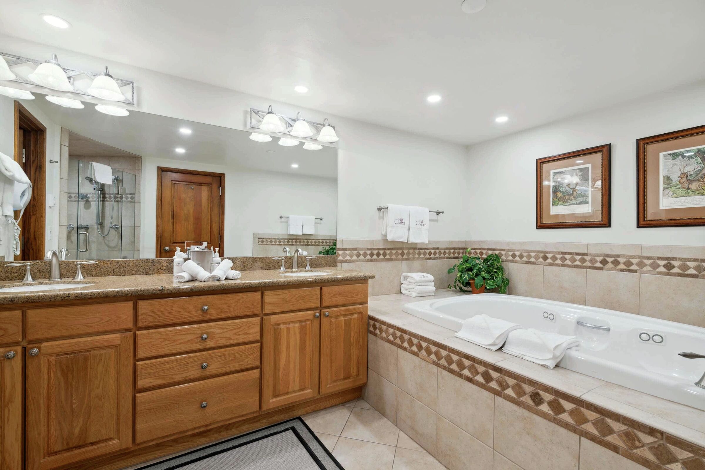 #L032 - Master Ensuite Bathroom