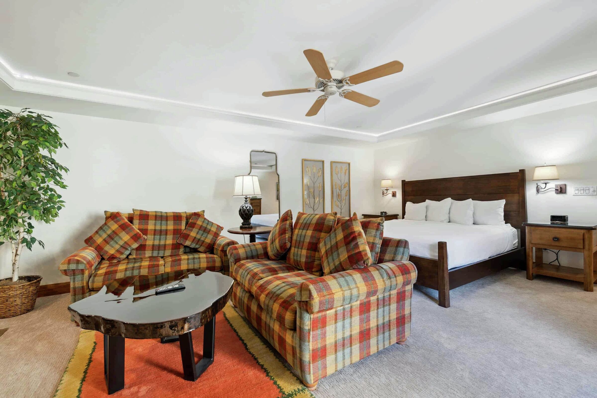 #L032 - Master Bedroom
