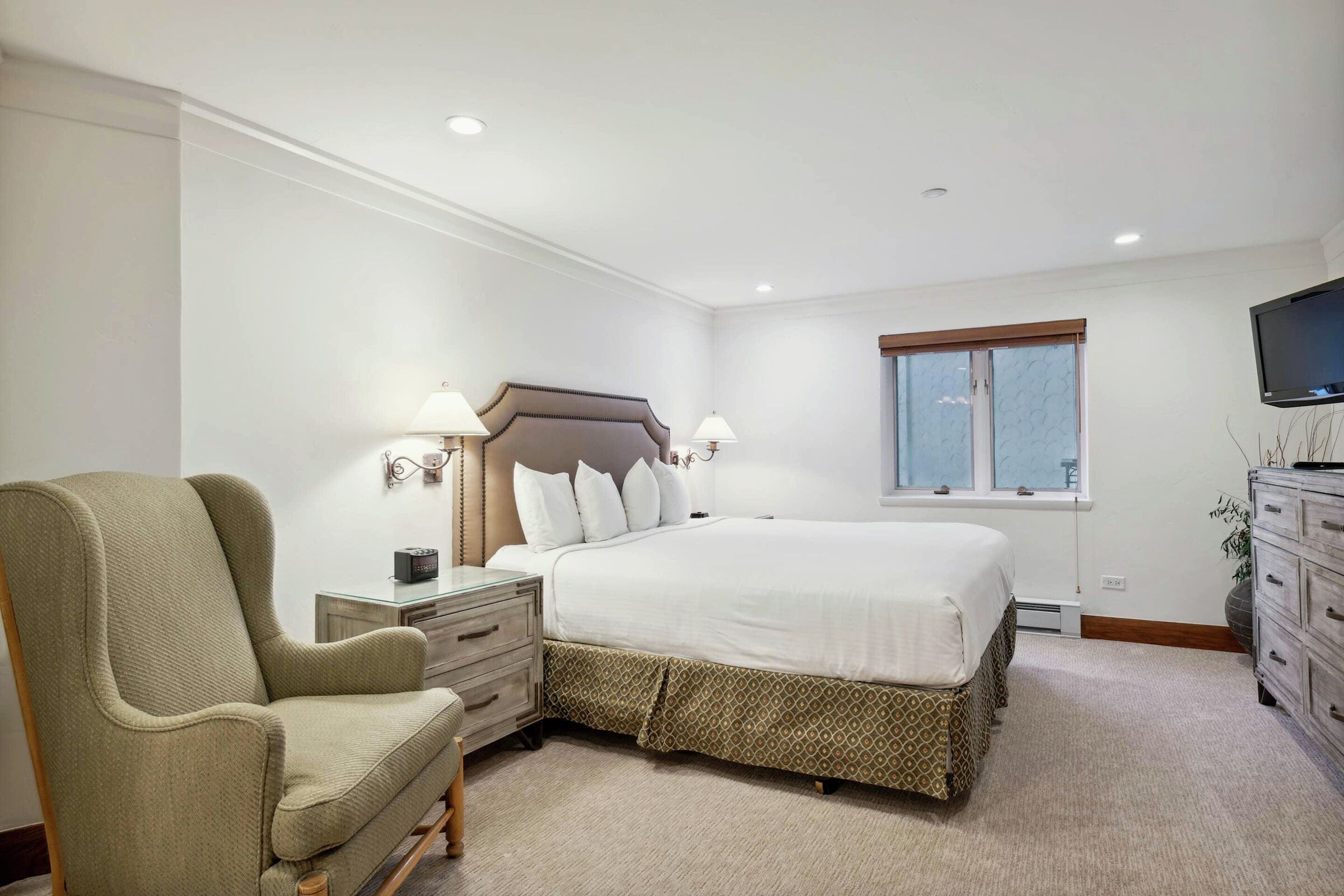 #L032 - Bedroom