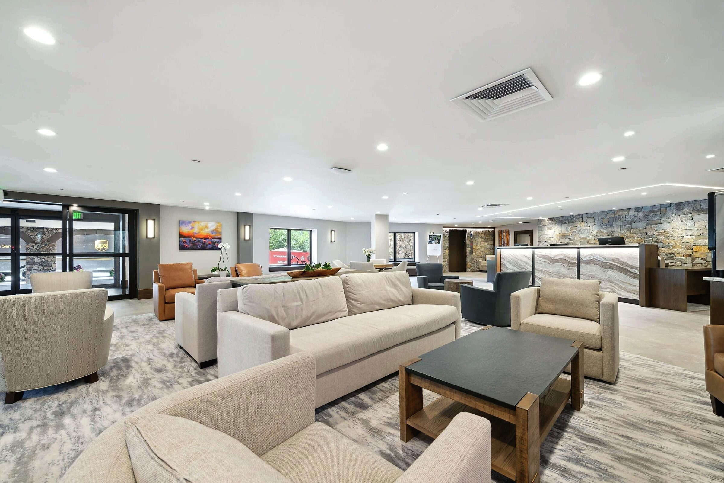 Lobby & Reception