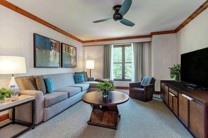 Highlands Suite Living Area