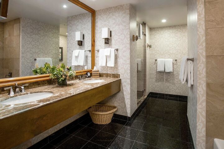 Highlands Suite Bathroom