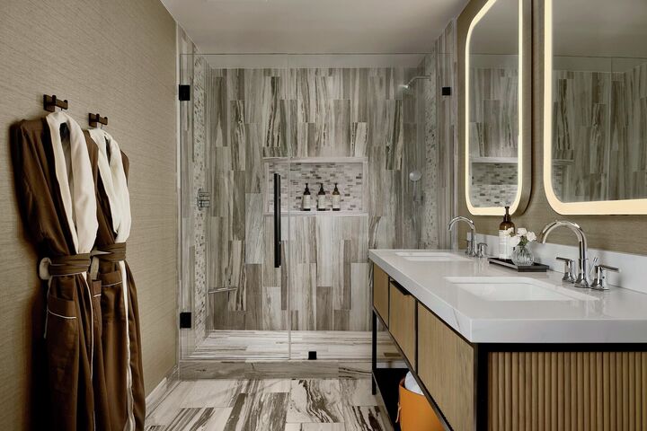 Jack Scott Suite Bathroom