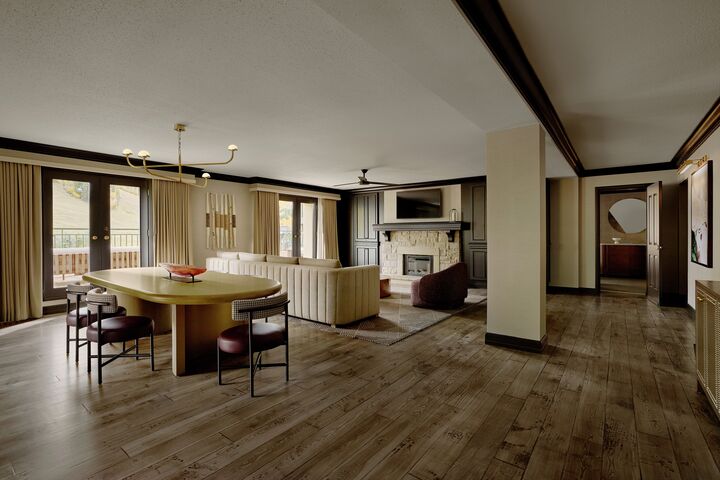 Rial Oxford Suite Dining Area & Living Area