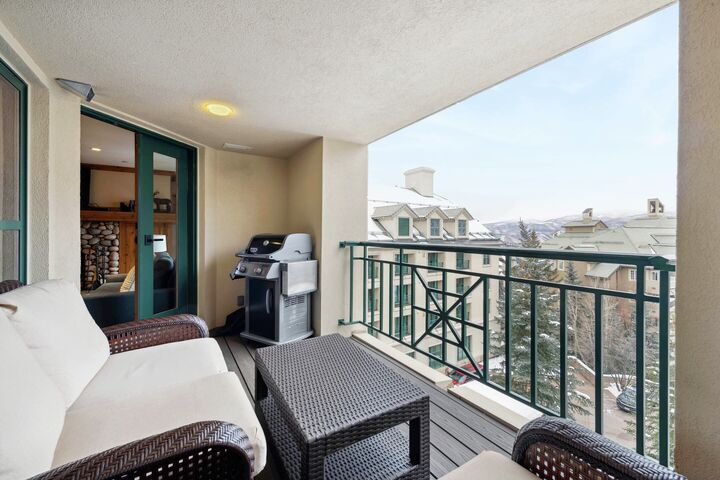 3 Bdrm Platinum #1 - Balcony with BBQ