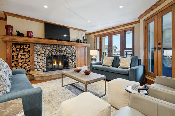 3 Bdrm Platinum #1 - Living Area