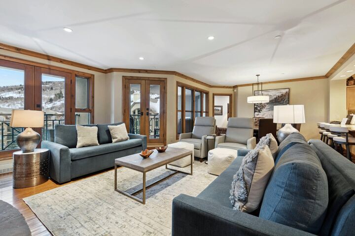 3 Bdrm Platinum #1 - Living Area