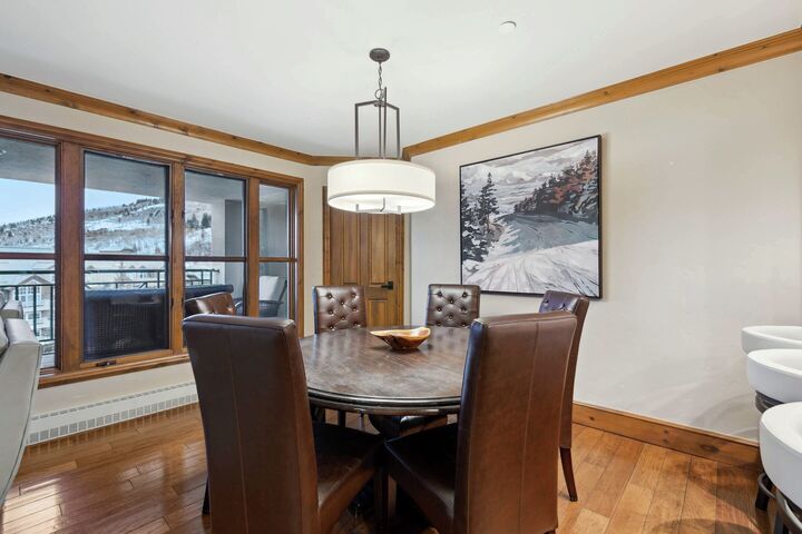 3 Bdrm Platinum #1 - Dining Area