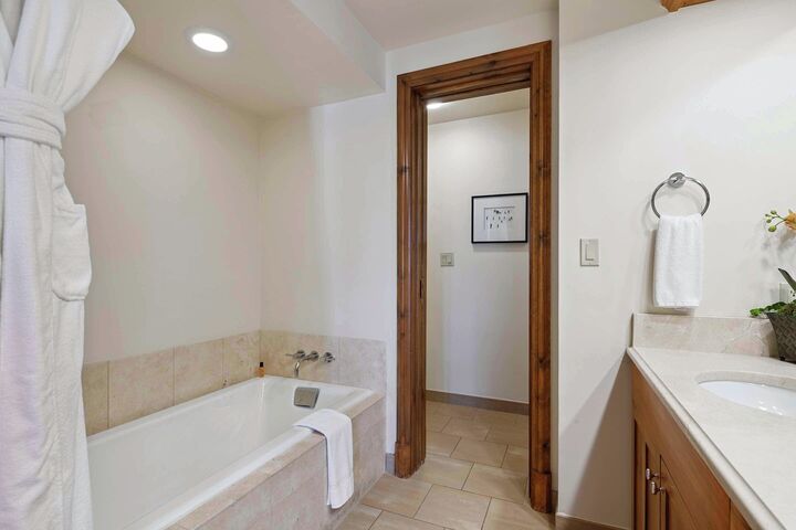 3 Bdrm Platinum #1 - Ensuite Bathroom
