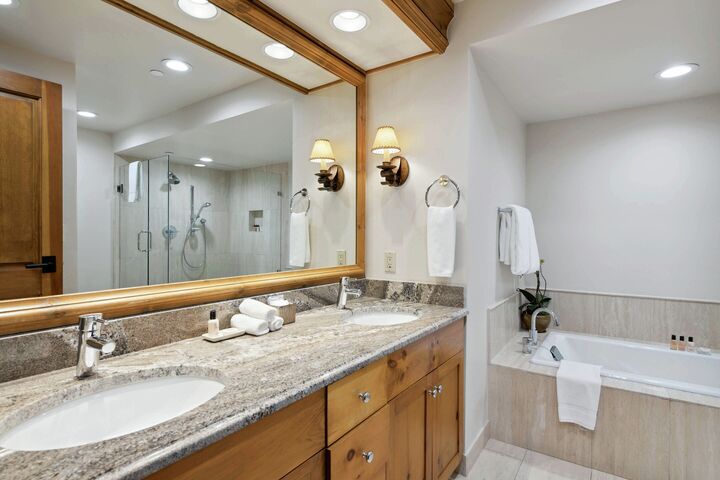 3 Bdrm Platinum #1 - Master Ensuite Bathroom