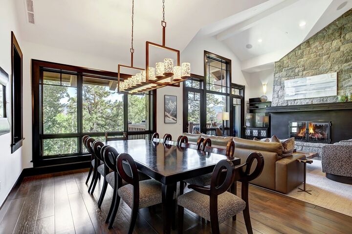 3 Bdrm + Loft Platinum - Dining Area