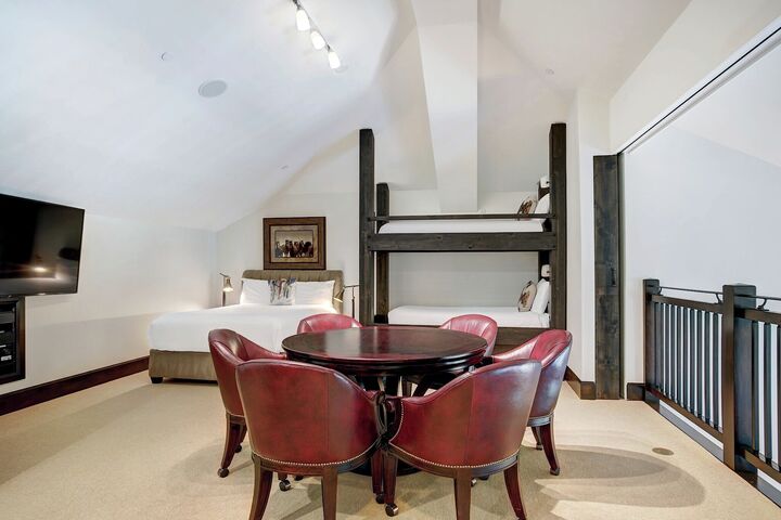 3 Bdrm + Loft Platinum - Loft Bedroom