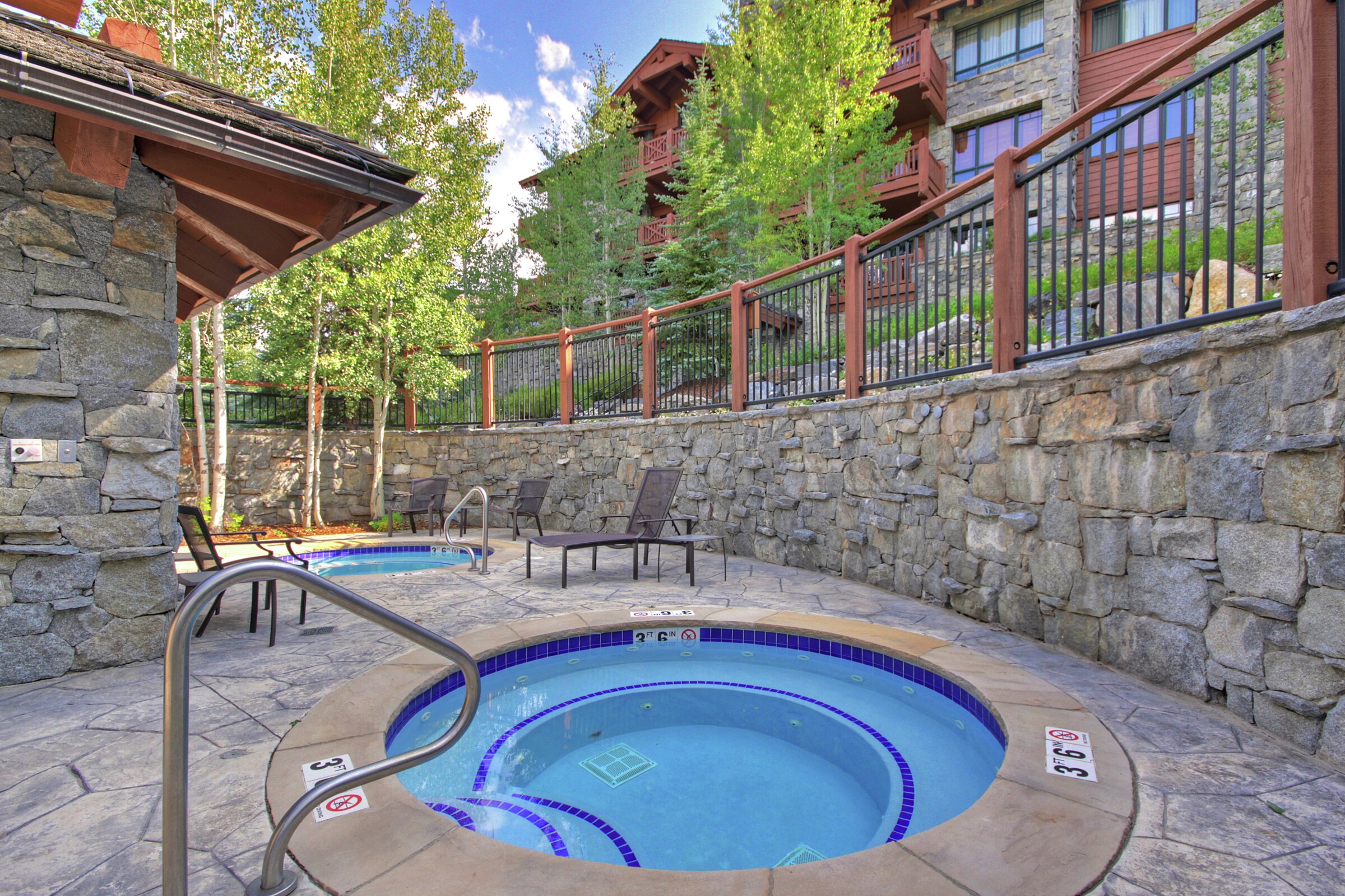 Outdoor Hot Tubs