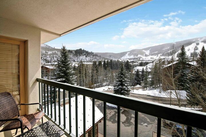 Lower #406A - Balcony