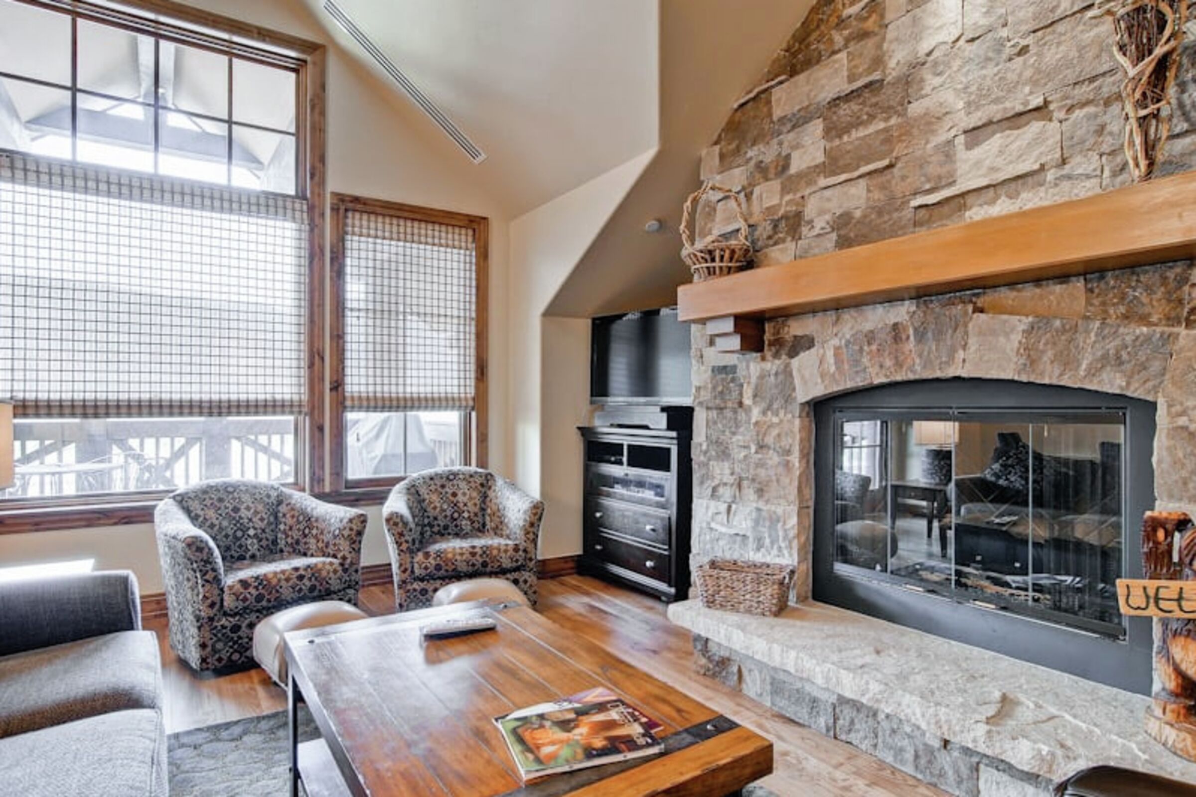 #A402 - Living Area