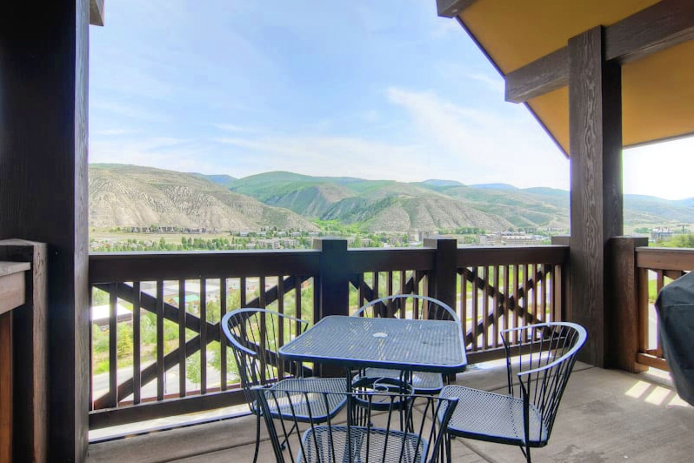 #A402 - Balcony with BBQ