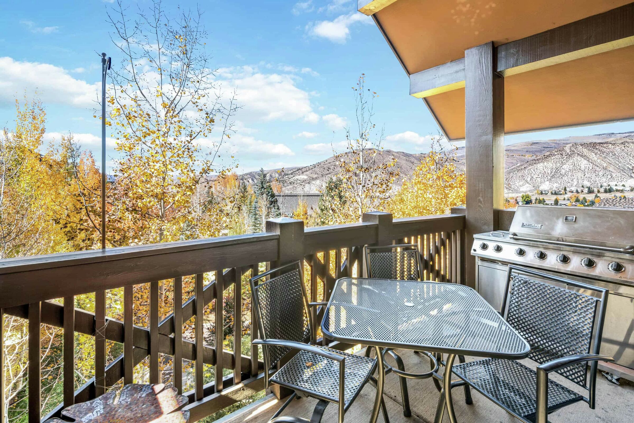 #B407 - Balcony with BBQ