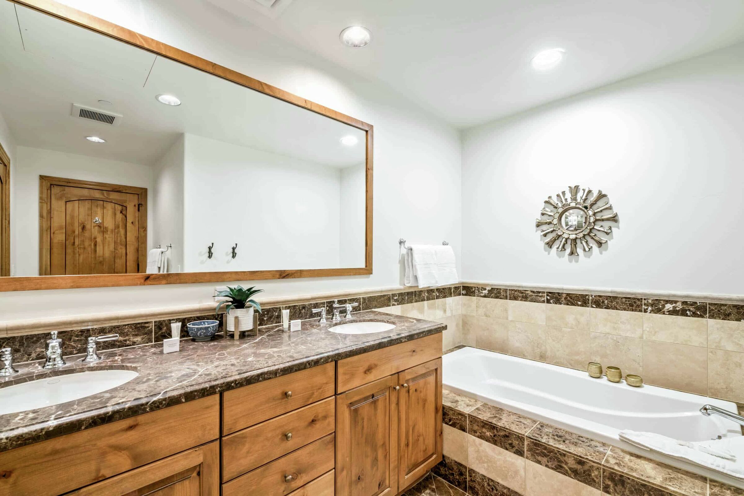 #B407 - Master Ensuite Bathroom