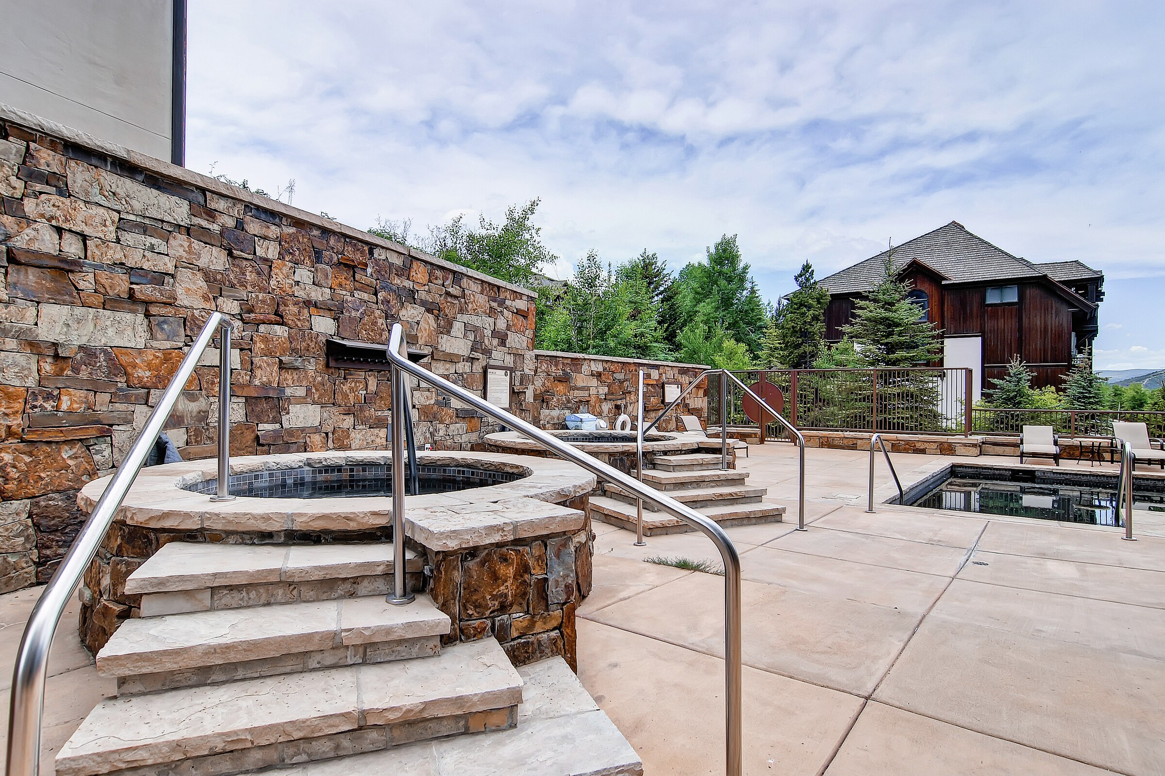 Outdoor Hot Tubs